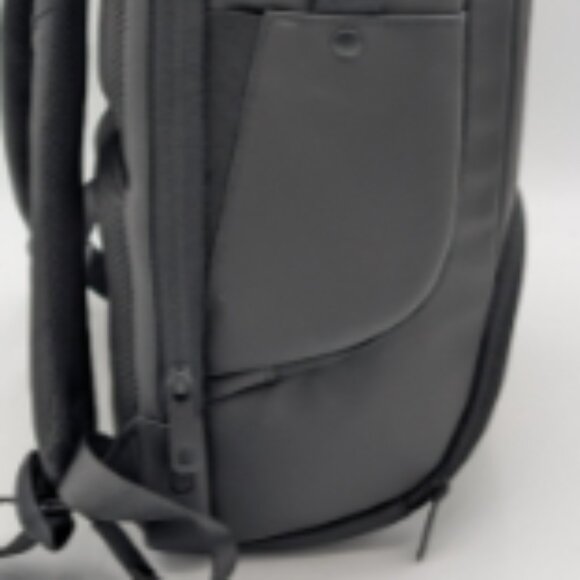 Traveler's Choice Breenon 19" Laptop Backpack with USB Port M34A Black - Picture 6 of 6